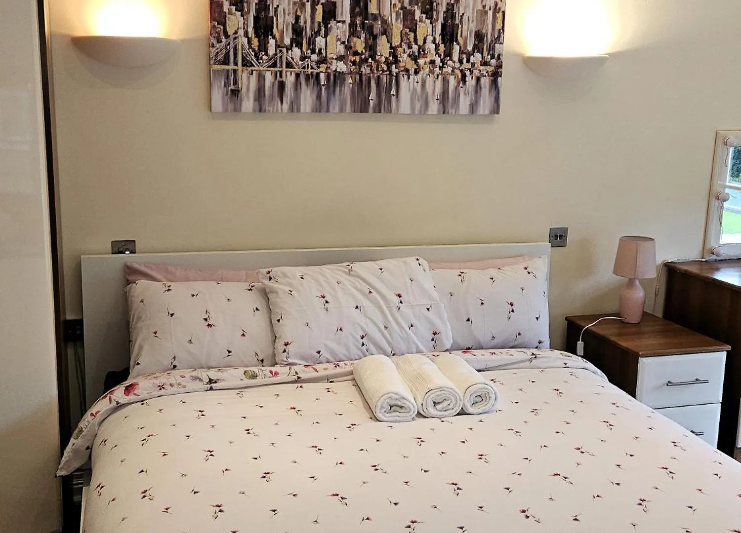 London Heathrow Glamour Mansion House Uxbridge Guest house